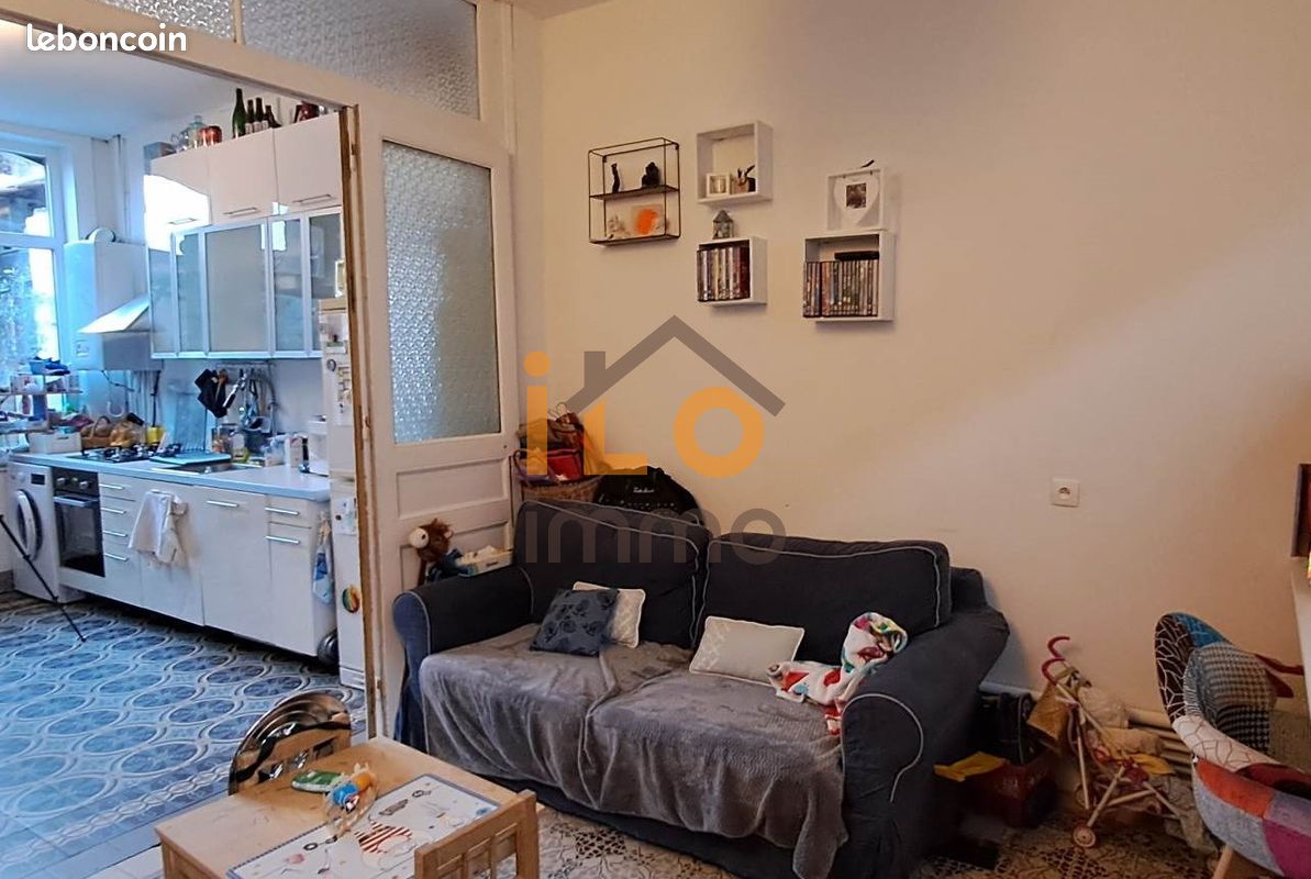 2 bedrooms House in Tourcoing, France No. 101069