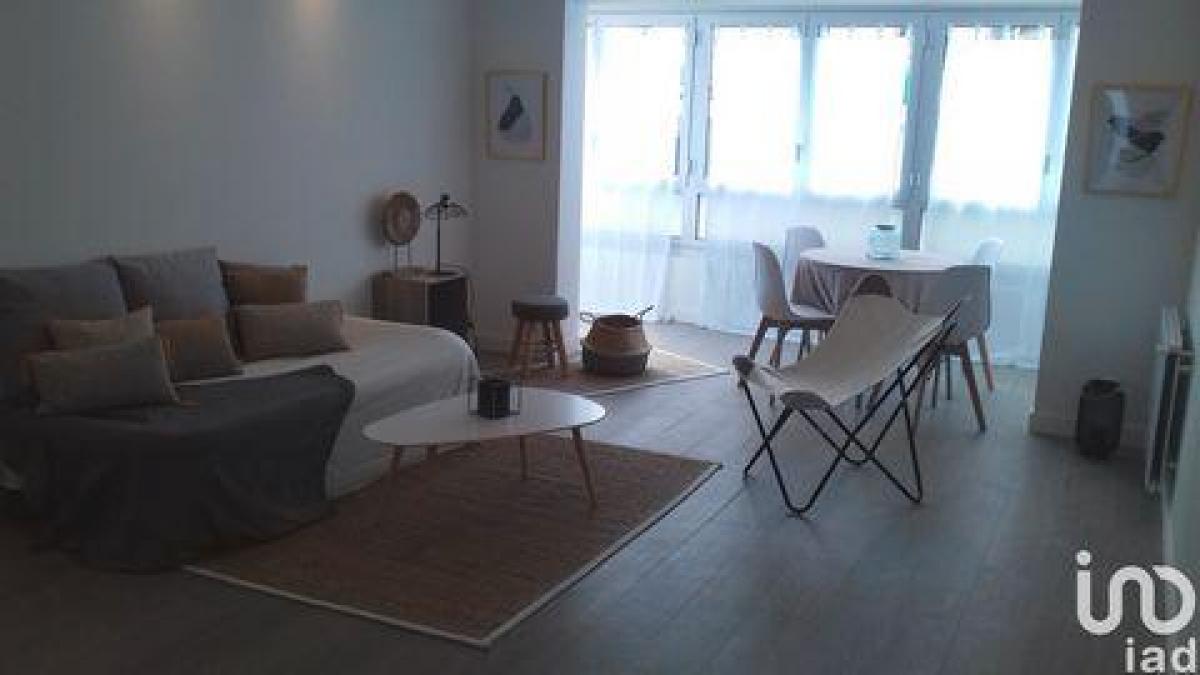 2 bedrooms Condo in Le Cannet, France No. 12249