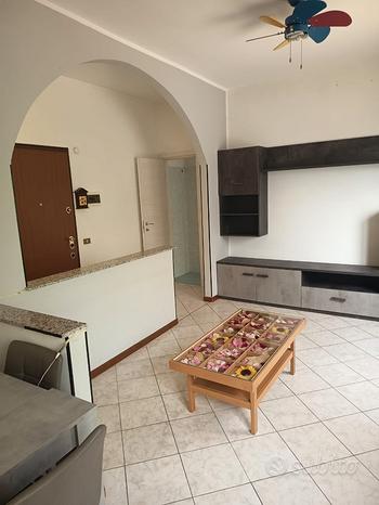 2-salle Appartement à Buccinasco, Italy No. 279768