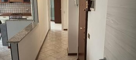 2-salle Appartement à Buccinasco, Italy No. 279768 4