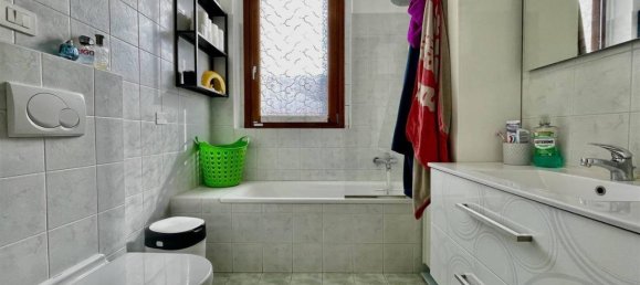 3غرفة شقة في Lentate sul Seveso, Italy رقم 25829 29