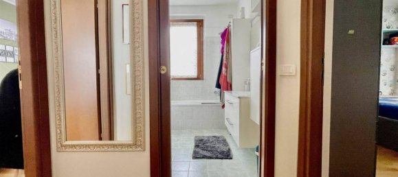 3غرفة شقة في Lentate sul Seveso, Italy رقم 25829 24