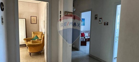 3 rooms Apartment in Catania, Italy No. 273927 2