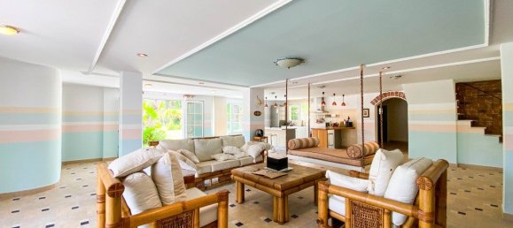 7 Schlafzimmer Villa in Villamartin, Spain, Nr. 4852 12