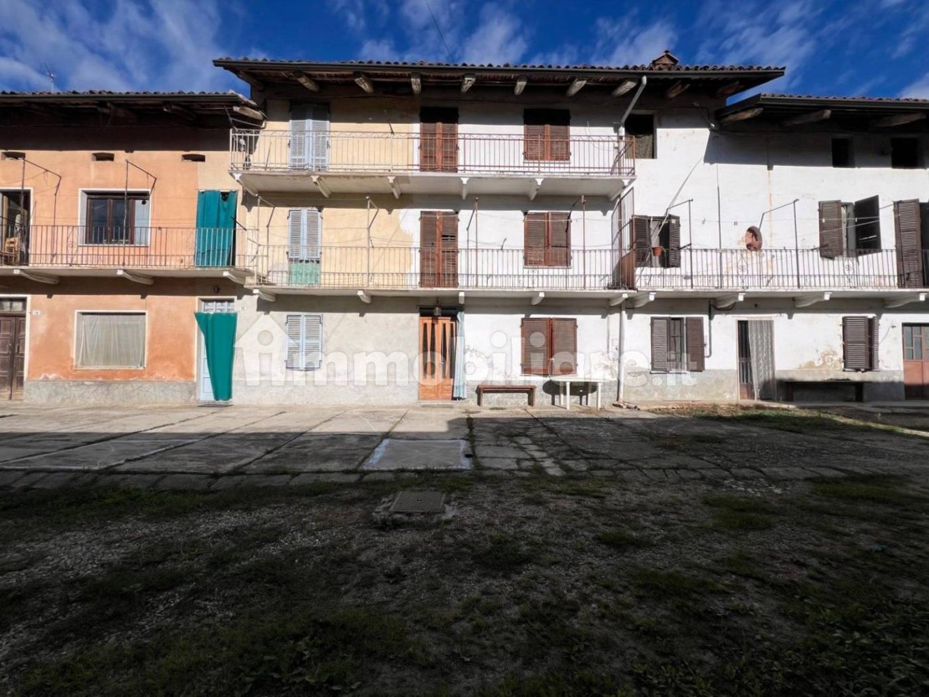 4 bedrooms House in Canale, Italy No. 216987