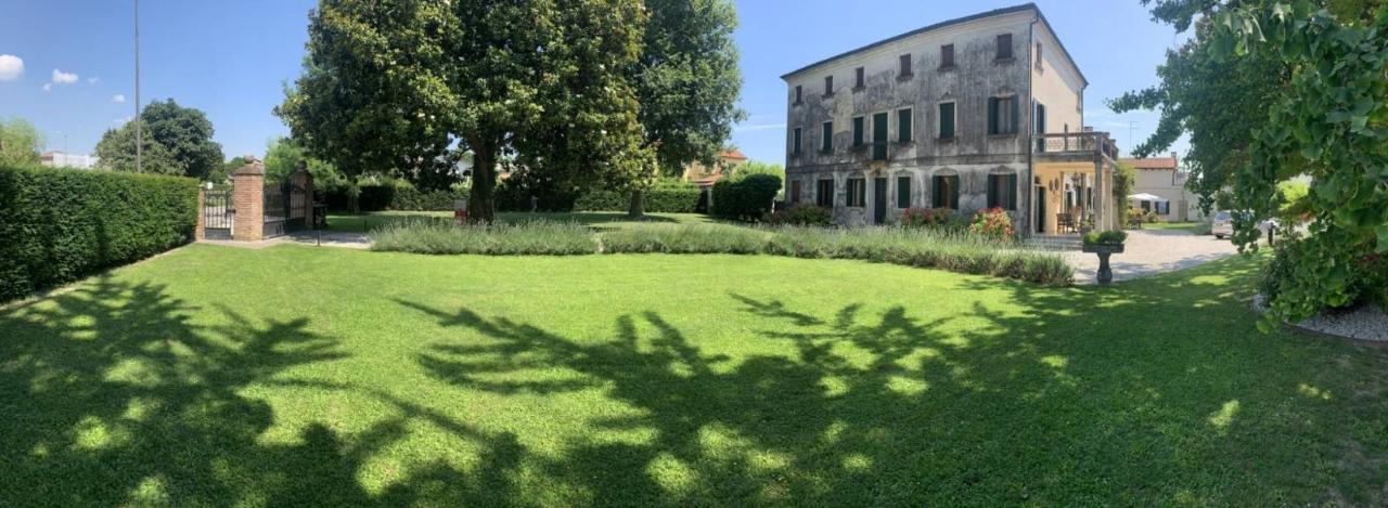 11 rooms Villa in Mira, Italy No. 162187