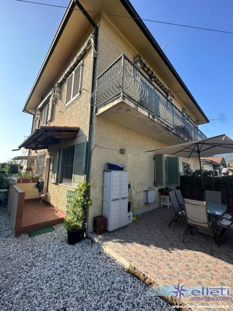 2 bedrooms Apartment in Montignoso, Italy No. 195654