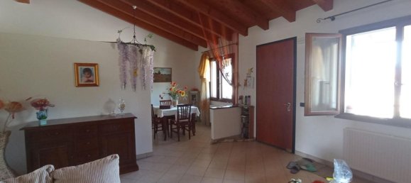 3 bedrooms Apartment in Udine, Italy No. 326654 3