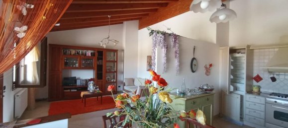 3 bedrooms Apartment in Udine, Italy No. 326654 2