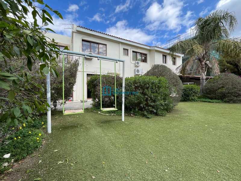 4 bedrooms Commercial property in Larnaca, Cyprus No. 139590