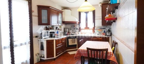 Villa de 3 dormitorios en Inzago, Italy No. 7983 6