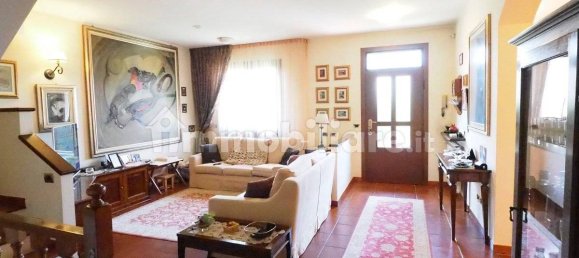 Villa de 3 dormitorios en Inzago, Italy No. 7983 3