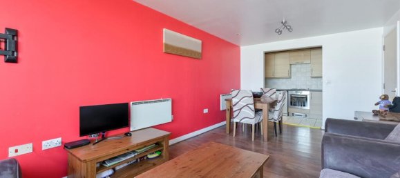 2 Schlafzimmer Wohnung in Feltham, United Kingdom, Nr. 9840 3