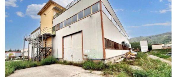 1550m² Warehouse in Settingiano, Italy No. 374756 2