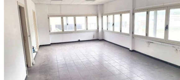 1550m² Warehouse in Settingiano, Italy No. 374756 3