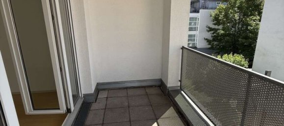 2 rooms Apartment in Stuttgart, Germany No. 312429 4
