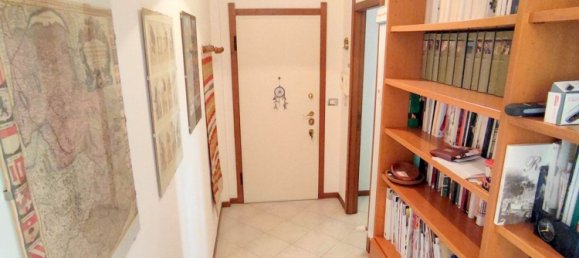 3غرفة شقة في Rapallo, Italy رقم 9787 34