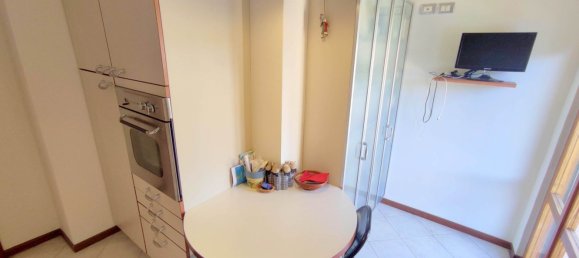 3غرفة شقة في Rapallo, Italy رقم 9787 43