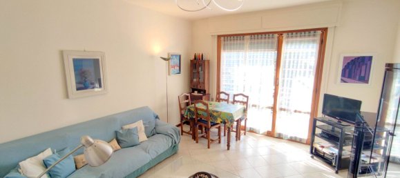 3غرفة شقة في Rapallo, Italy رقم 9787 36