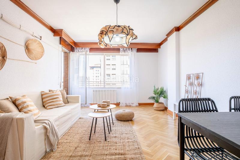 Apartamento de 3 dormitorios en Zaragoza, Spain No. 142106