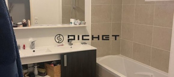 3 bedrooms Apartment in Cenon, France No. 335780 7