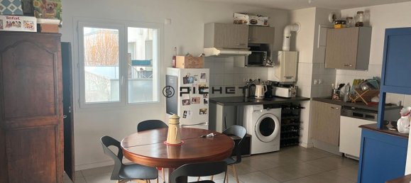 3 bedrooms Apartment in Cenon, France No. 335780 5