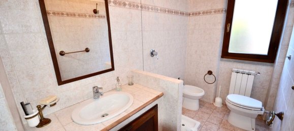 5 rooms House in Reggello, Italy No. 271672 10