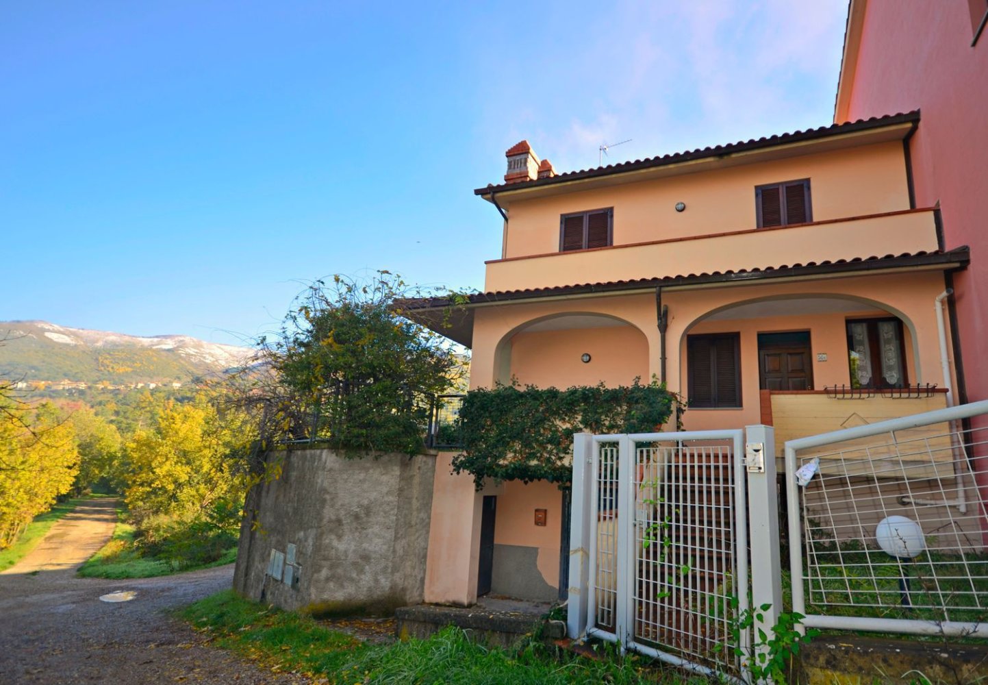 5 rooms House in Reggello, Italy No. 271672