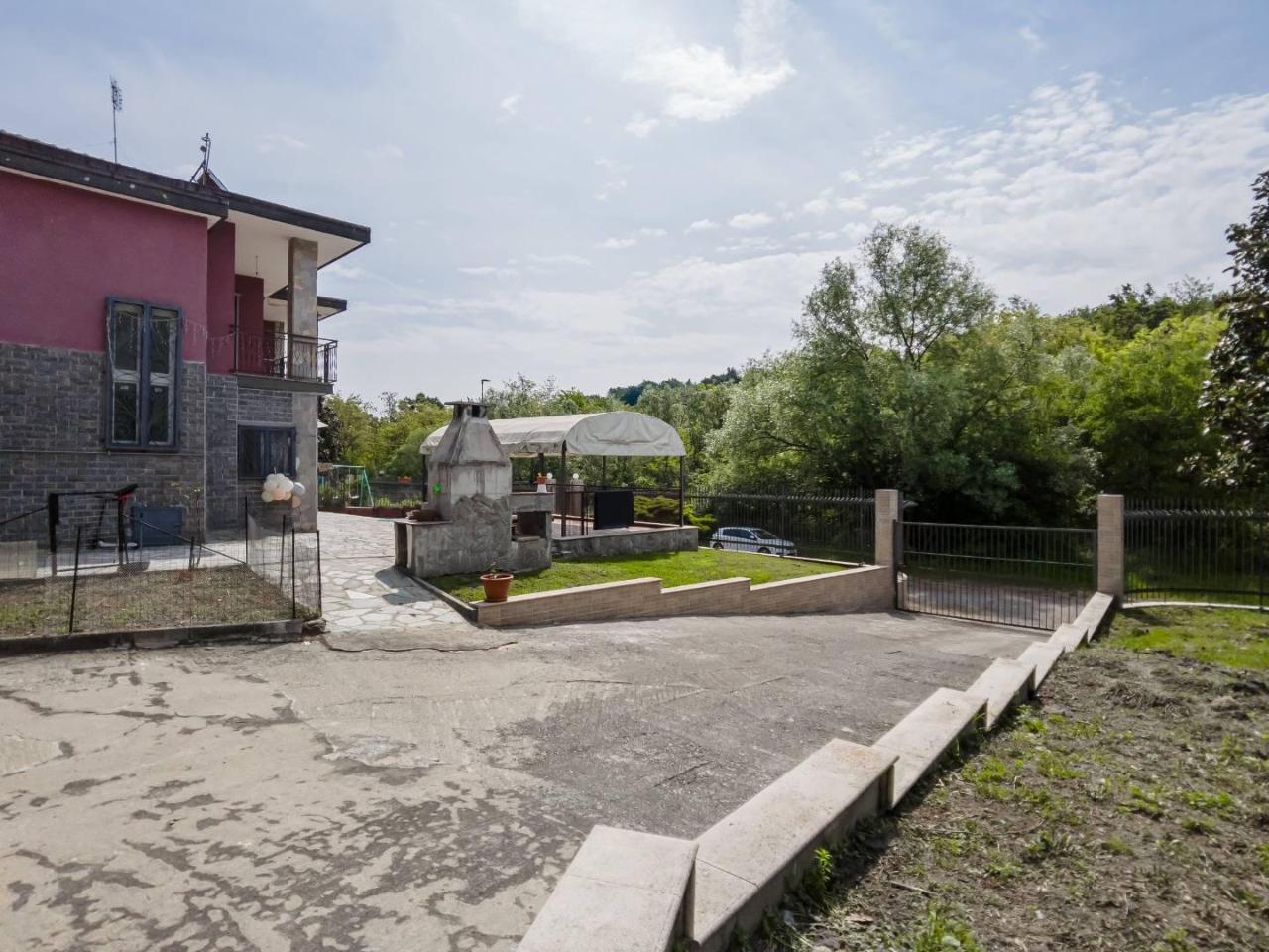 8 rooms Villa in Front, Italy No. 21555