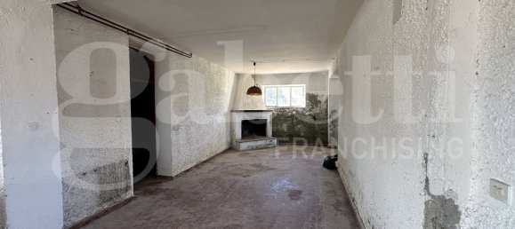 3 bedrooms Villa in Manziana, Italy No. 206973 4