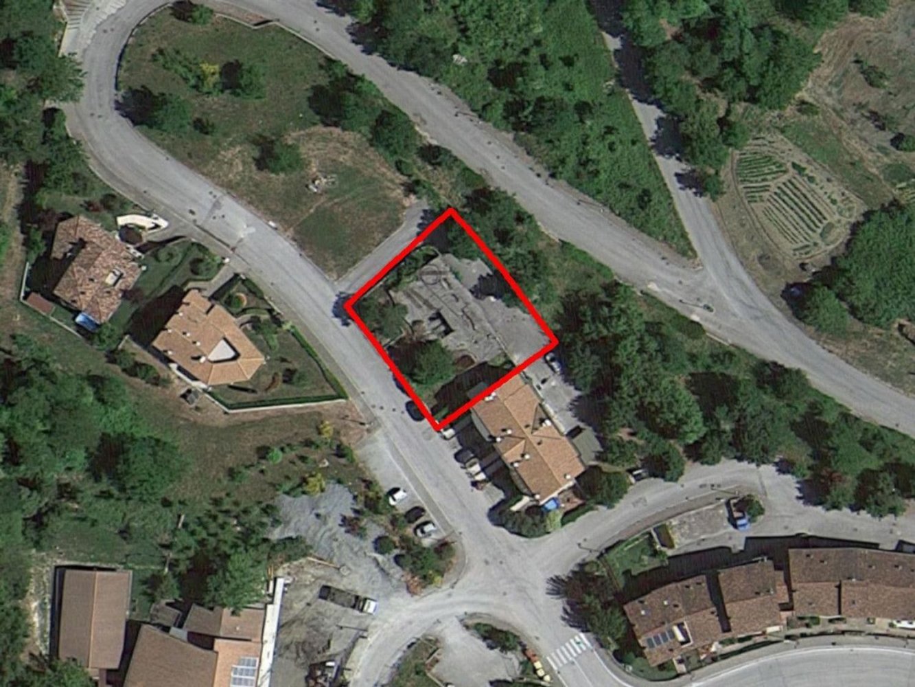 729m² Land in Peglio, Italy No. 401978