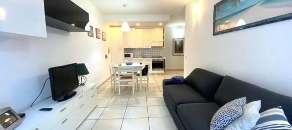 2 rooms Apartment in Massa, Italy No. 195716 2