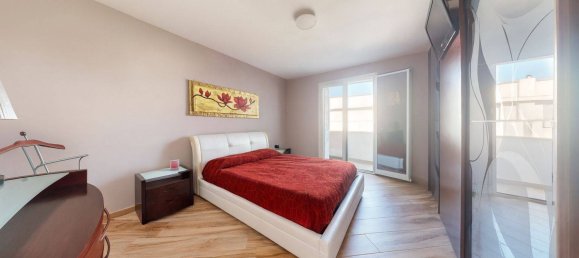 2 Schlafzimmer Haus in Surbo, Italy, Nr. 292060 5