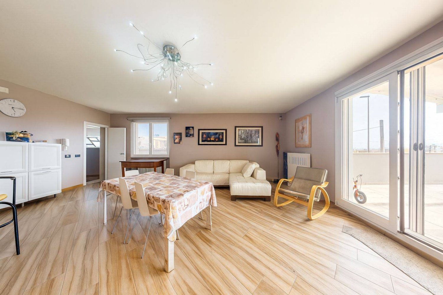 2 Schlafzimmer Haus in Surbo, Italy, Nr. 292060