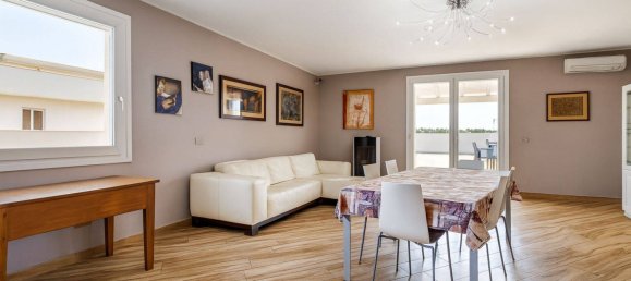 2 Schlafzimmer Haus in Surbo, Italy, Nr. 292060 2