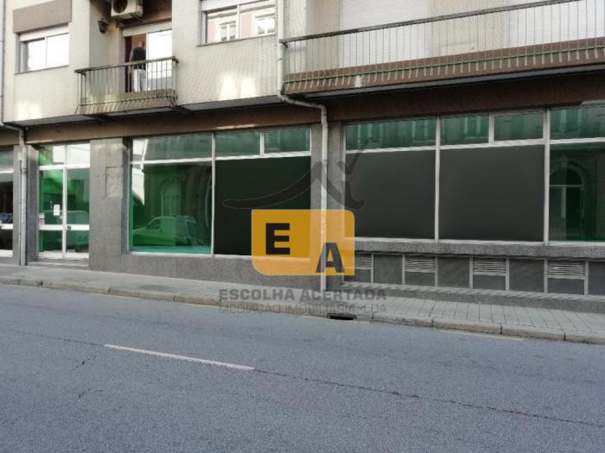 Laden in Porto, Portugal 385m², Nr. 7928