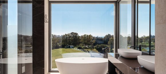 4 bedrooms Villa in Malaga, Spain No. 33643 31