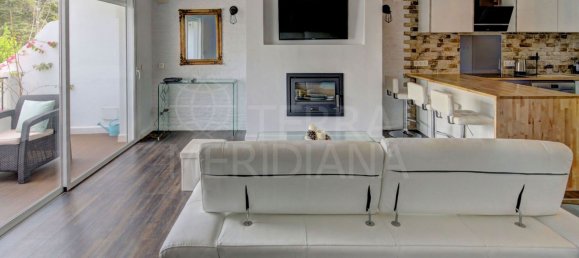 Apartamento de 3 dormitorios en Marbella, Spain No. 78827 2