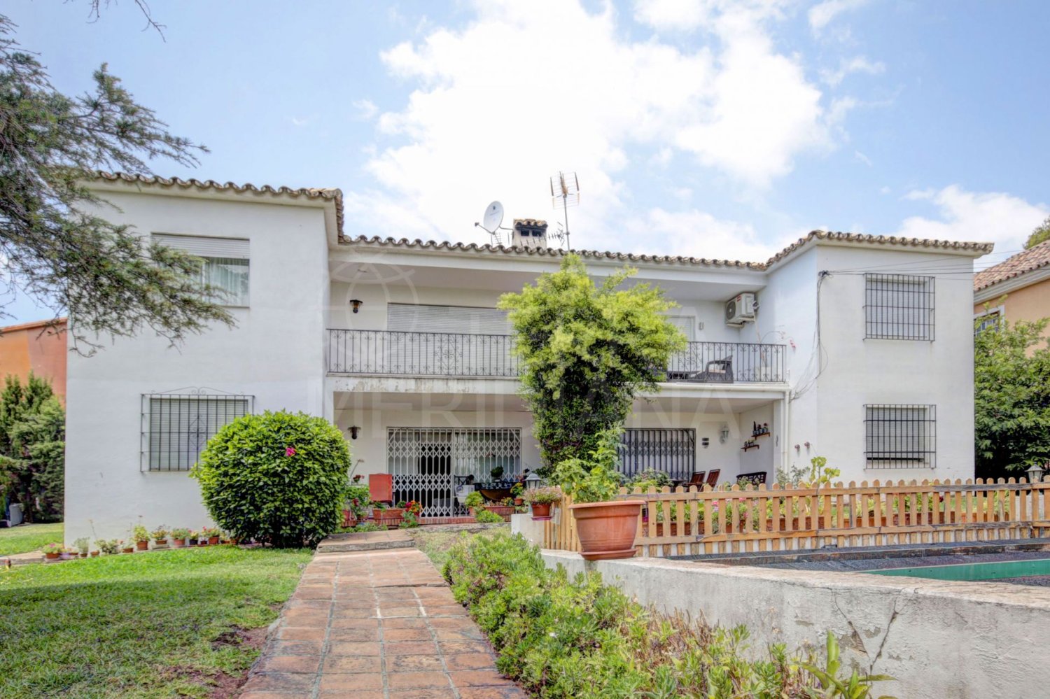 Apartamento de 3 dormitorios en Marbella, Spain No. 78827