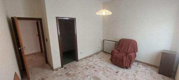 10 Schlafzimmer Haus in Sassuolo, Italy, Nr. 370532 23