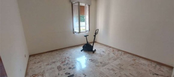 10 Schlafzimmer Haus in Sassuolo, Italy, Nr. 370532 20