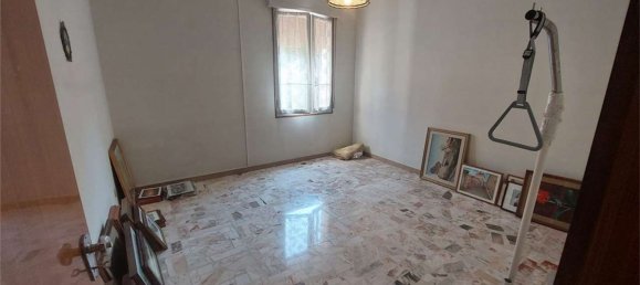 10 Schlafzimmer Haus in Sassuolo, Italy, Nr. 370532 17
