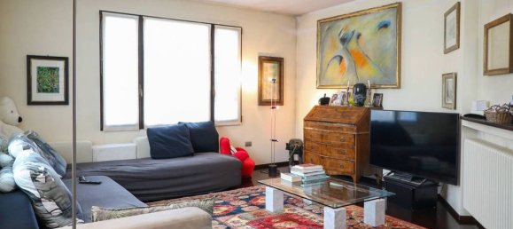 6 bedrooms Villa in Parma, Italy No. 366042 18