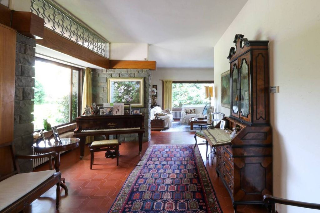 6 bedrooms Villa in Parma, Italy No. 366042