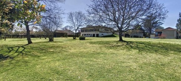 Casa de 4 dormitorios en Mielan, France No. 195721 2
