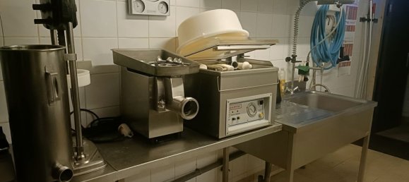 Gewerbliche Immobilie in Villedomer, France 215m², Nr. 249413 7