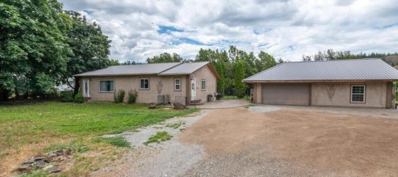 3 bedrooms House in British Columbia, Canada No. 212 7