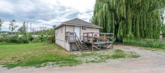 3 bedrooms House in British Columbia, Canada No. 212 8