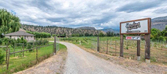 3 bedrooms House in British Columbia, Canada No. 212 11