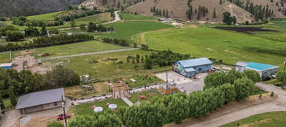 3 bedrooms House in British Columbia, Canada No. 212 4